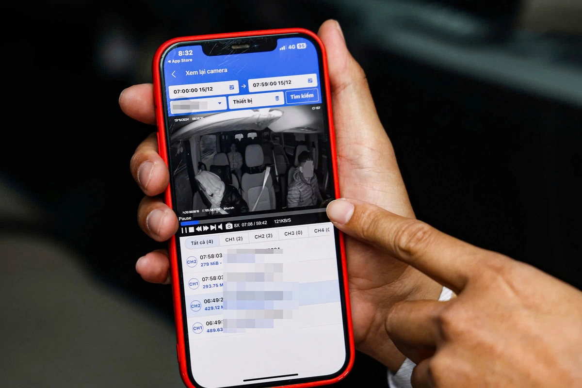 Thiết bị ghi nhận hình ảnh người lái trên một ô tô kinh doanh vận tải hành khách - Ảnh: H.Q.
